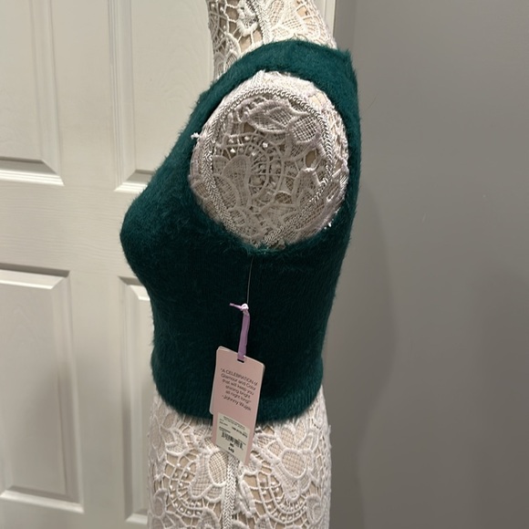 Brand new Johnny Wujek Christmas sweater - Picture 4 of 9